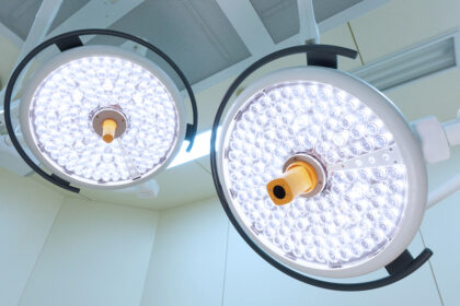 Two,Surgical,Lamps,In,Operation,Room