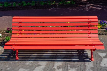 Bright,Red,Public,Garden,Bench,Inside,The,Municipal,Garden,Of