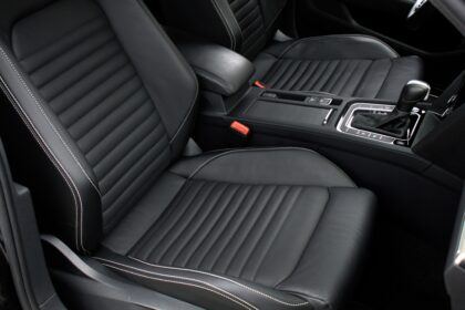Front,Seats,Of,A,Modern,Passenger,Car.,Black,Leather,Interior