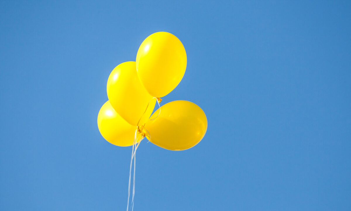 Yellow,Balloons,In,The,Sky